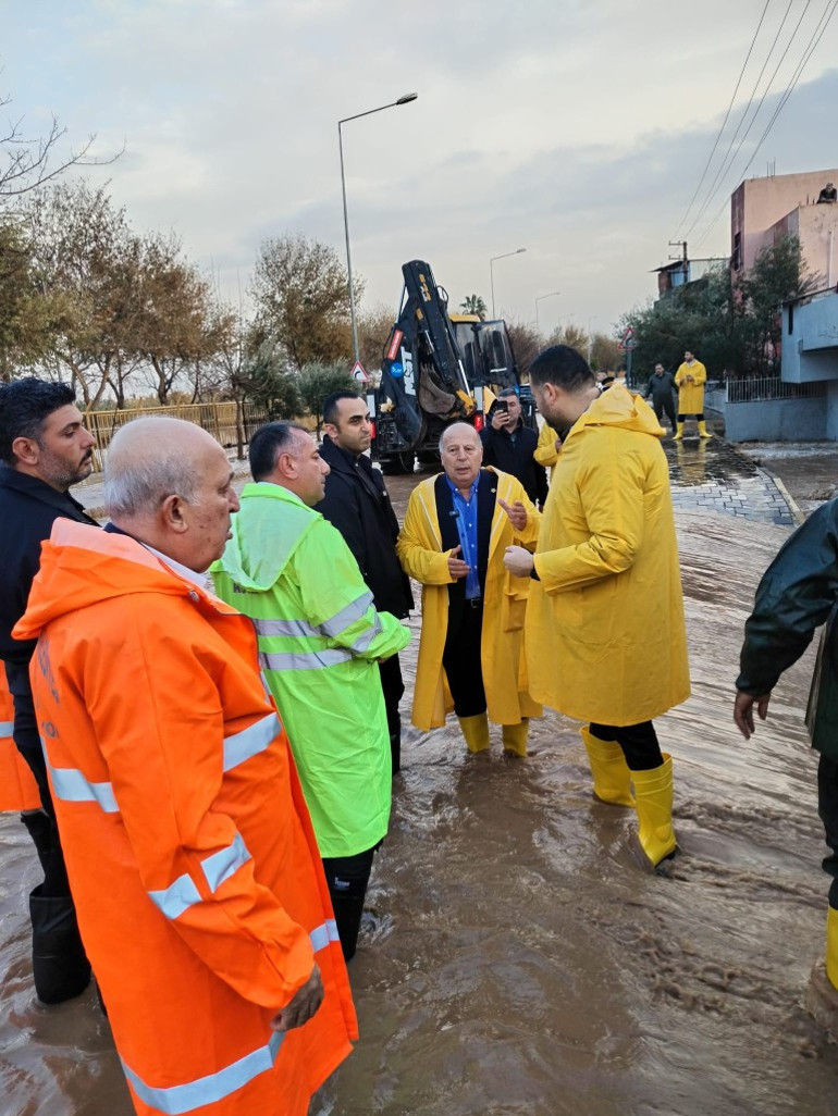 Yoğun sağanak Adana’yı vurdu
