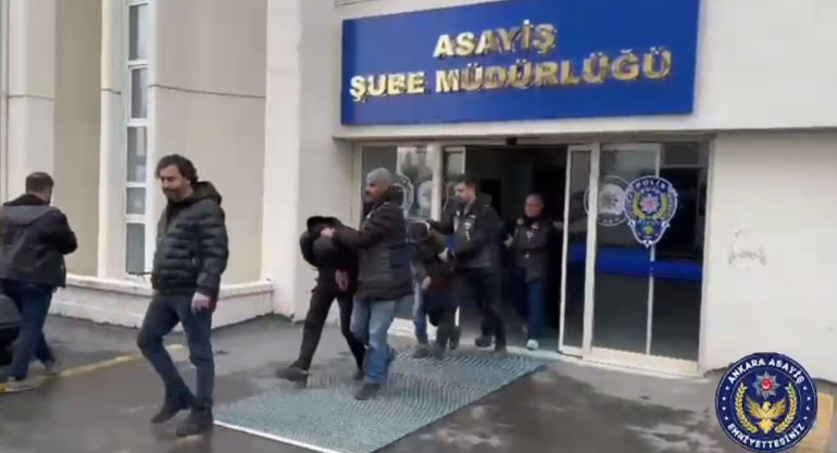 Çaldıkları araçları parçalayıp satan 8 kişi yakalandı