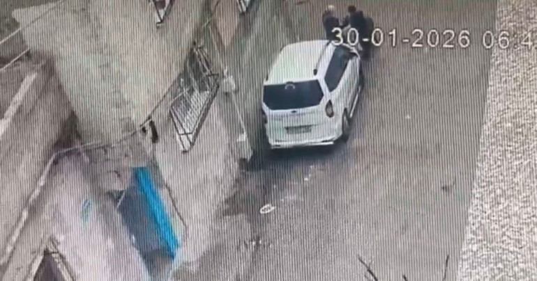  Girdikleri evden böyle çaldılar