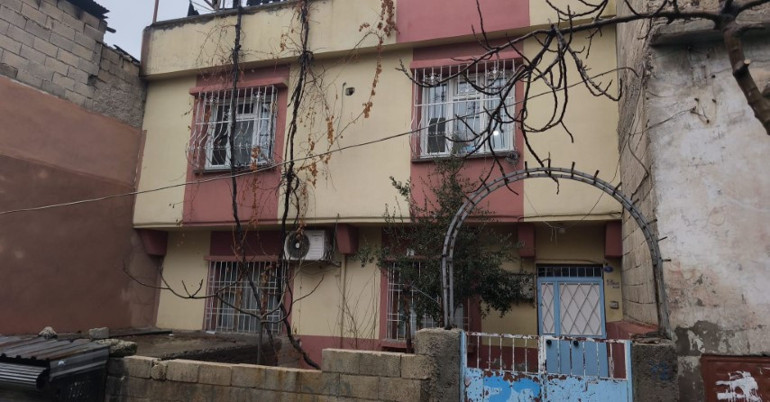  Girdikleri evden böyle çaldılar