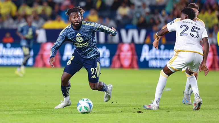 Fenerbahçenin eski yıldızına ırkçılık şoku Sözleşmesini feshetti