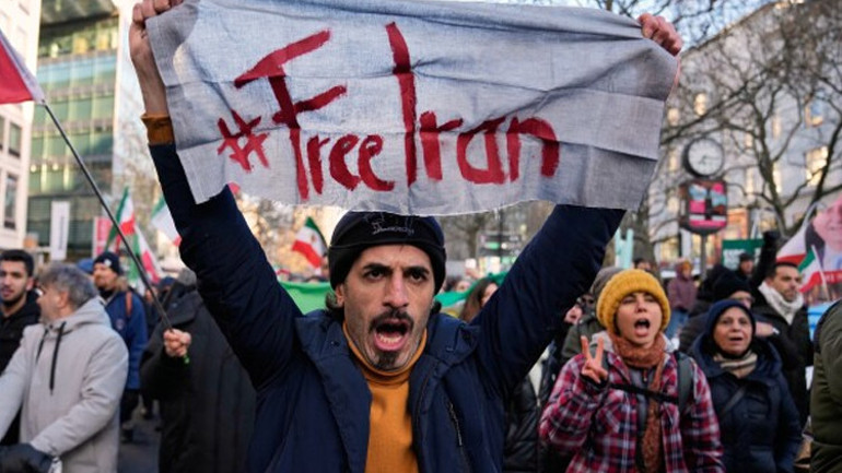 İrandaki protestolarda ölen binlerce kişinin isimleri açıklandı