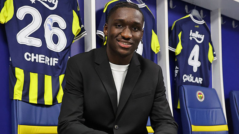 Fenerbahçenin yeni golcüsünü yazdı Gücü, hızı ve cesaretiyle rakiplerin kabusu: Sidiki Cherif