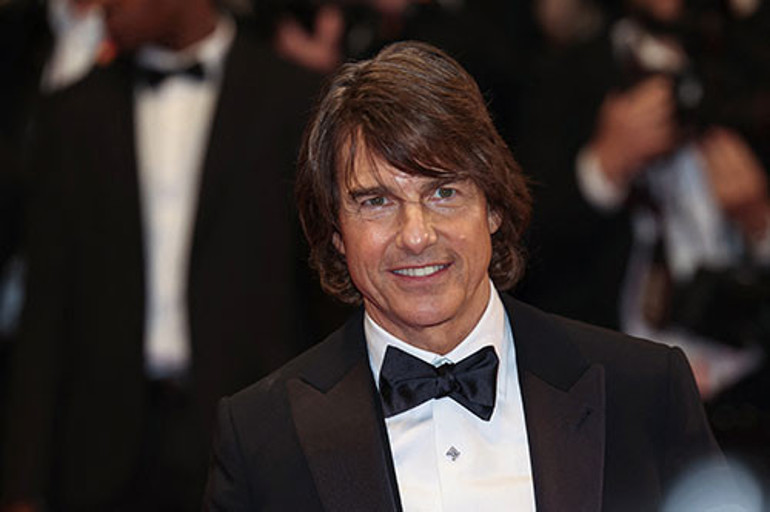 Filmlerinde gökyüzünde kanatsız uçuyor... Ama gerçek hayatta öyle korktu ki milyonluk evinden ardına bile bakmadan kaçtı