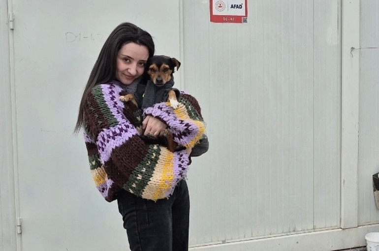 Türkiyenin sevgisini kazanan Fatma Arat depremin yaşandığı geceyi anlattı... Beyaz bu kez ağlattı