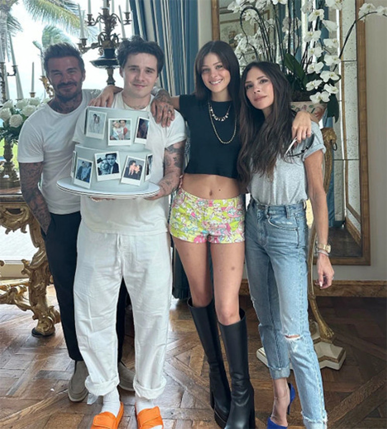  Onu ilk gördüğümde daha önce hiç bilmediğim bir duygu bütün bedenimi ele geçirdi