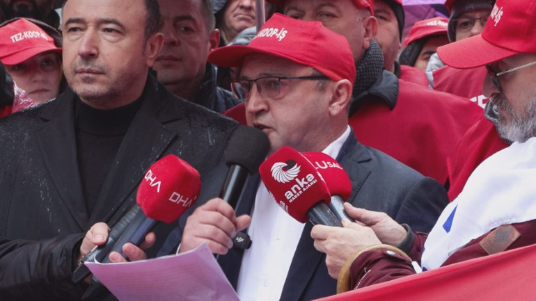 İstanbuldaki İtalyan Lisesinde Türk öğretmenler grev başlattı | Doğduğumuz topraklarda kimsenin bizi aşağılamaya hakkı yok