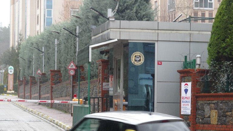  Asansör kabinleri arasında sıkışan işçi hayatını kaybetti