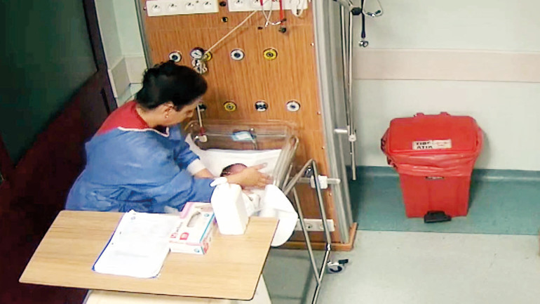 Elini sürdüğü her bebek kontrol edilsin