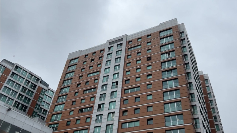 Şişlide iş insanının şüpheli ölüm Musa Toykar oturduğu binanın yangın merdiveninde ölü bulundu