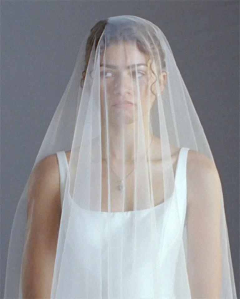  Ama siz başkalarına aşıksınız