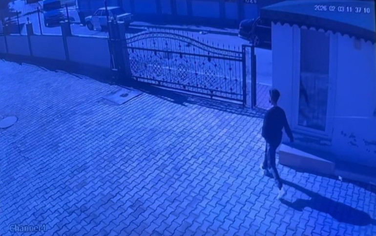 7 aylık hamile eşine kurşun yağdırıp kaçtı