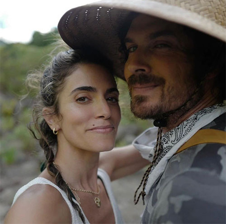 Hem kocasının hem kendisinin milyonları var... 20 yıldır aynı yamalı pantolonu giyiyorum... Ayakkabılarımın tabanını üç yılda bir yenilerim