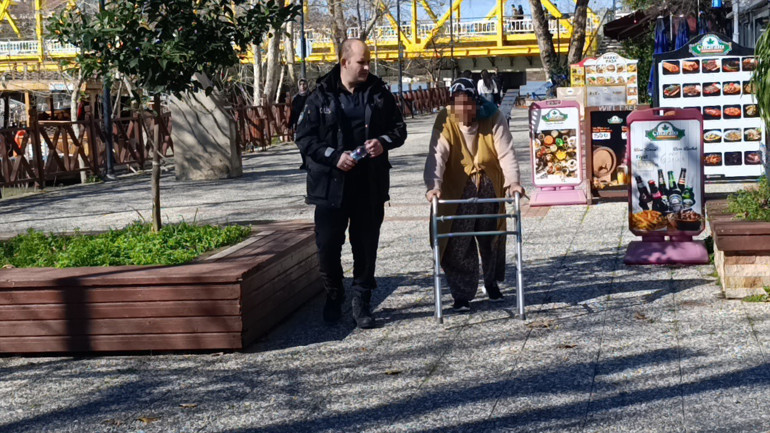 Antalyada ırmağa atlamak isteyen kadın son anda kurtarıldı Beni sığınma evine götürün diye yalvardı