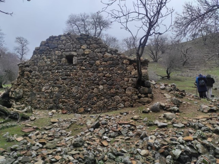 Doğada gezen bir grup fark etti Basına yansıyınca bölgeye ziyaretçi akını başladı | Sahipsiz kalmış olması bizleri üzdü