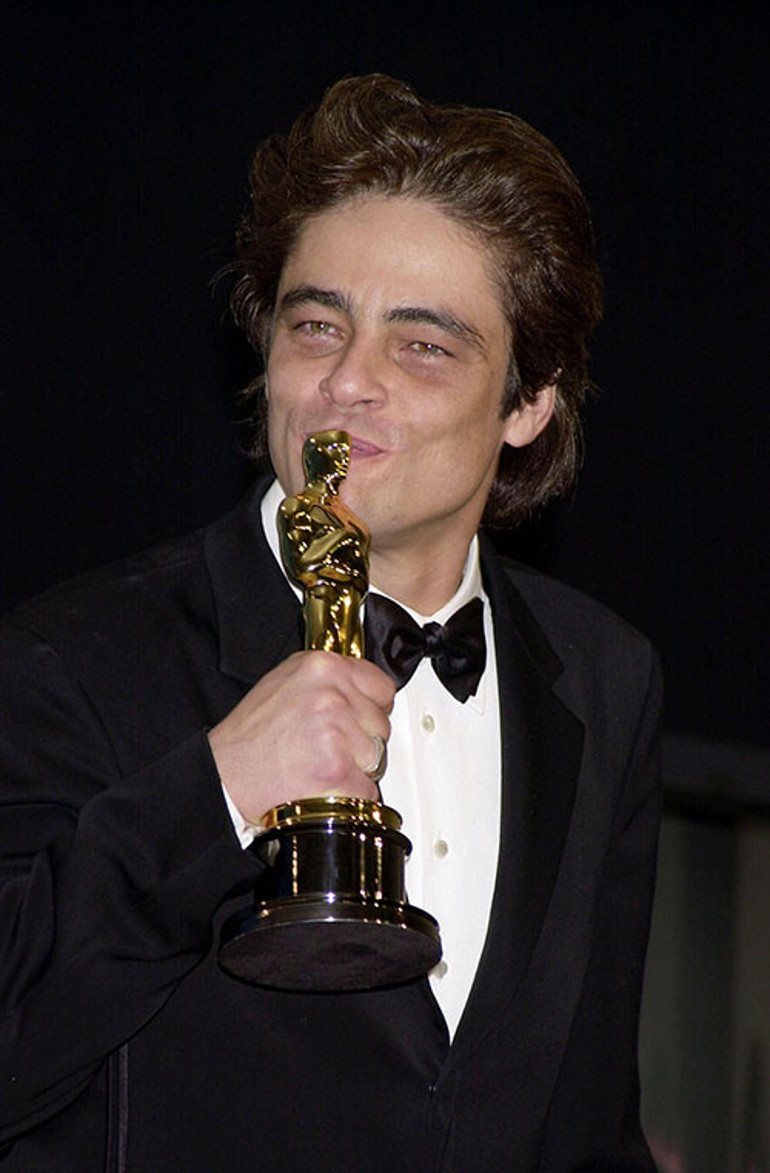 Yakışıklı deseniz değil... Hatta fazla kilosu bile var... Dokuz yaşında annesiz kalan o çocuk sinemanın yıldızı oldu... Karizması perdeden taşıyor