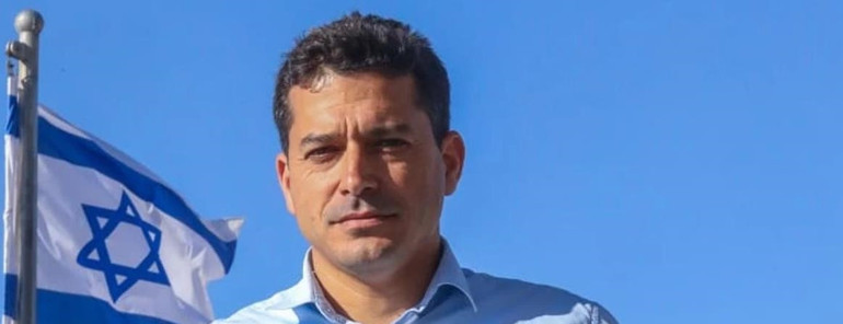  İsrailli siyasetçiler ile bir araya geldi