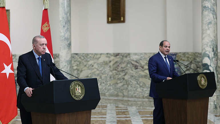 Mısır Cumhurbaşkanı Sisi ile ortak basın toplantısı düzenleyen Cumhurbaşkanı Erdoğan: Ortak gündemimiz Filistin davası