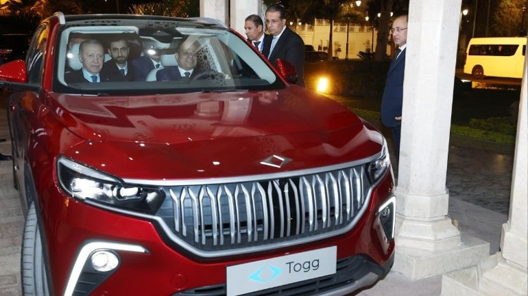 Cumhurbaşkanı Erdoğan, Sisi’ye Togg hediye etti