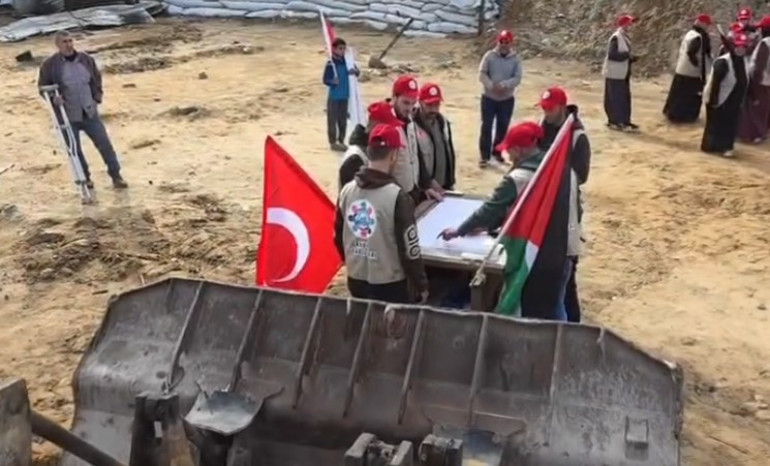 Gazze’de inşaat başladı Yıldız Tilbenin çadır kenti