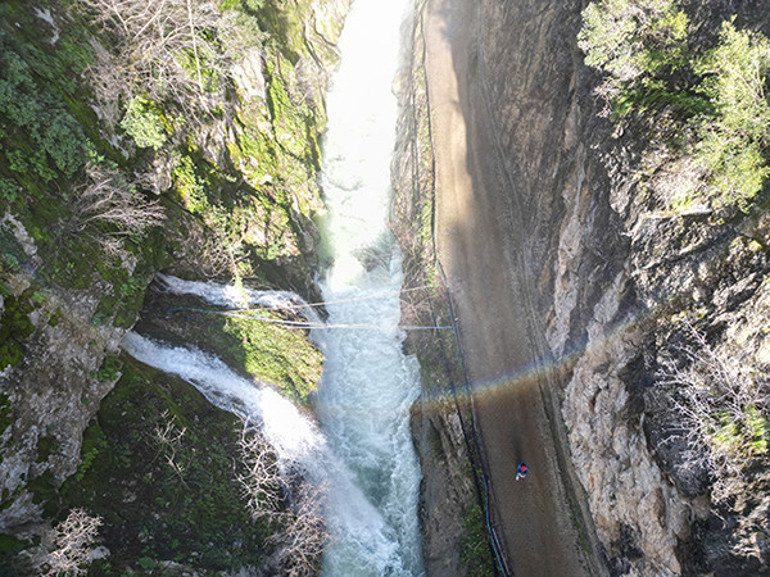  Kaya oyuğunda ikincisi oluştu