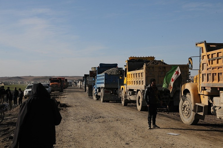 YPGli teröristler patlattı: Halk kendi imkanlarıyla onarıyor