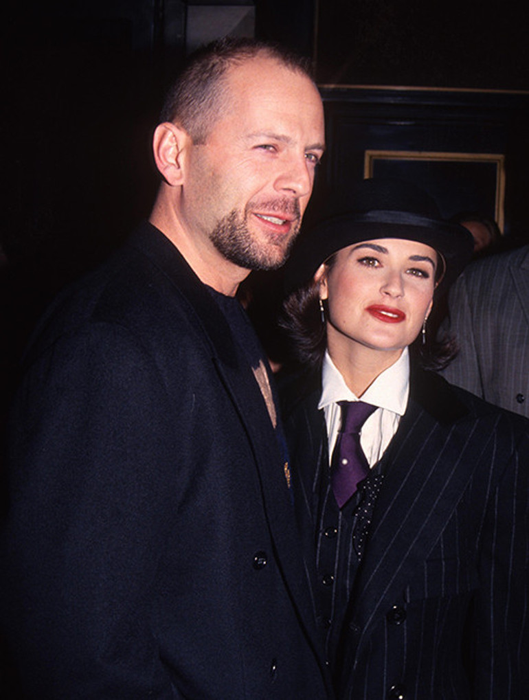 Üç seferinde de lohusa yatağından kalkıp sete koşmuştu... Güzel kızım, artık kollarıma sığmaz oldun... Ne iyi ettim de doğurdum seni