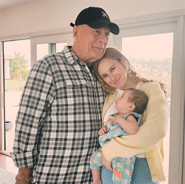 Üç seferinde de lohusa yatağından kalkıp sete koşmuştu... Güzel kızım, artık kollarıma sığmaz oldun... Ne iyi ettim de doğurdum seni