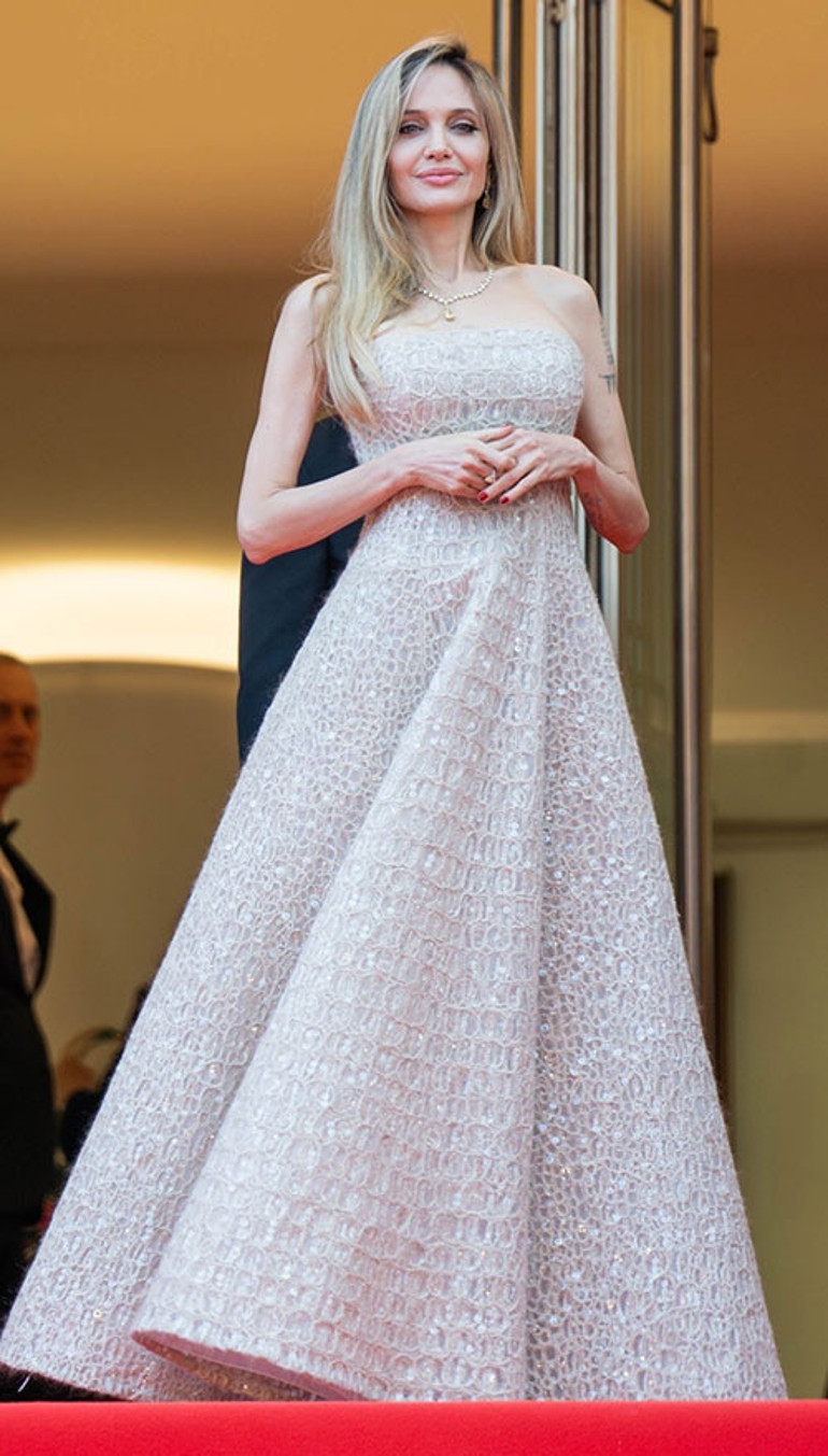 Üç günlük mutluluk burnundan geldi... Bilsem böyle sever miydim