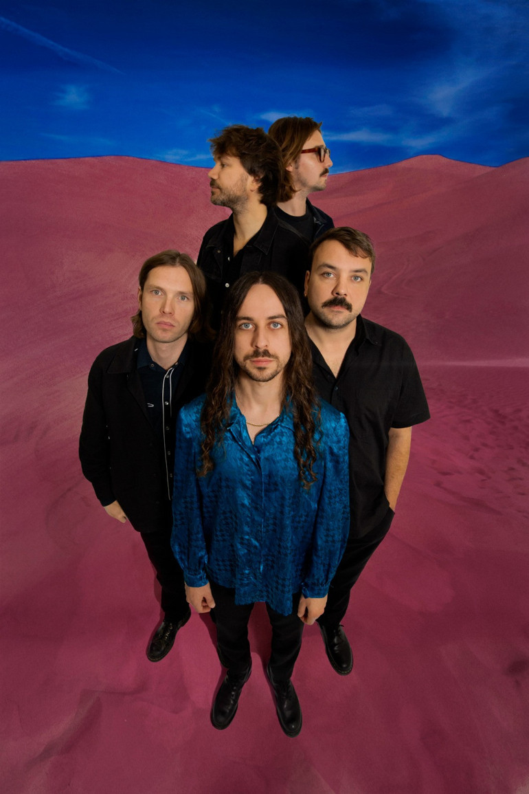 Önce tekli, albüm yolda…