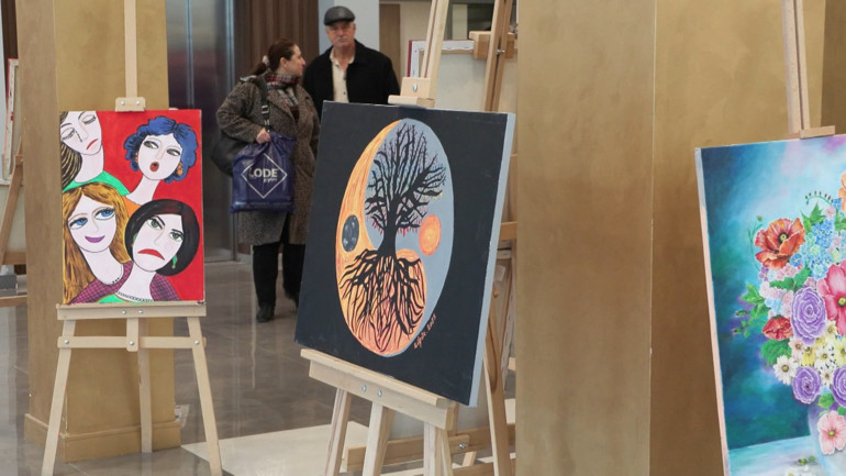 Kanser hastalarından resim sergisi