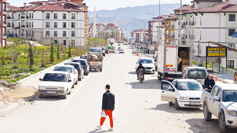 Üç yıl sonra aynı yerde