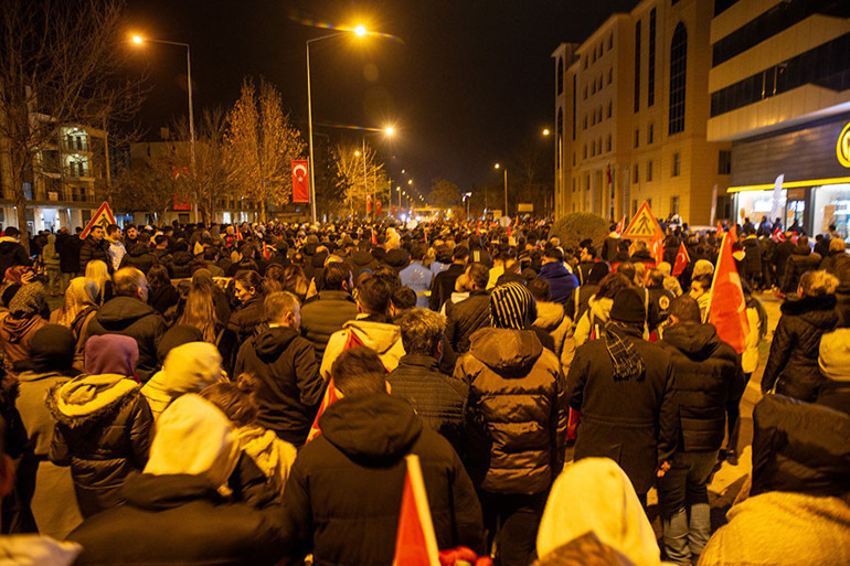 Saatler 04.17de durdu 6 Şubat depremlerinin üzerinden 3 yıl geçti... Birçok ilden anma töreni düzenlendi