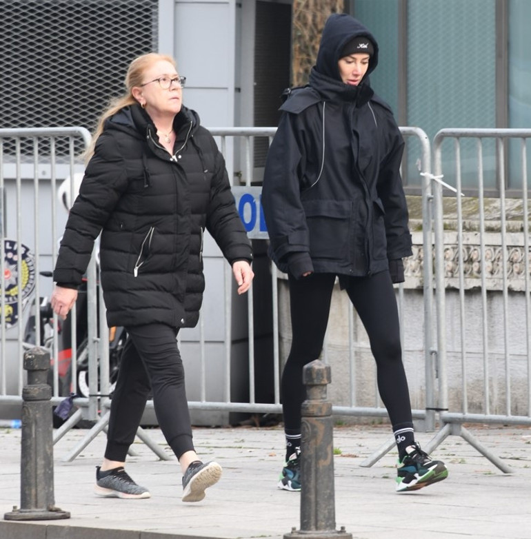 Şeyma Subaşı yaşam tarzını değiştirdi... Annesiyle sabah yürüyüşünde