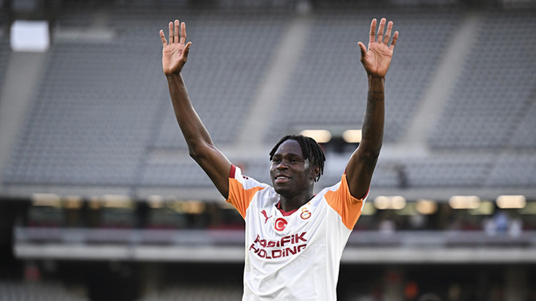 Galatasarayda Sacha Boey transferi sonrası Singo kararı ortaya çıktı