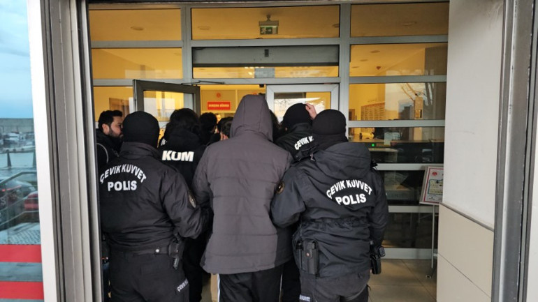  13 kişi gözaltına alındı