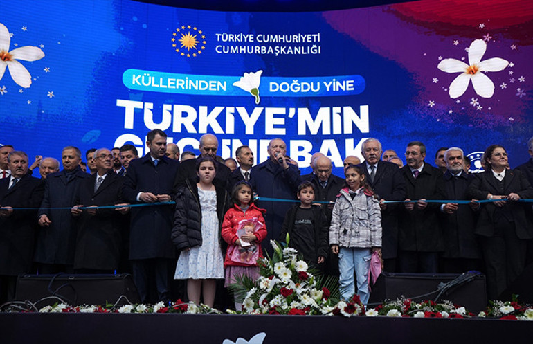 Bitmez dedikleri evler bitti | Cumhurbaşkanı Erdoğan: Deprem turistlerinin atmadıkları iftira kalmadı