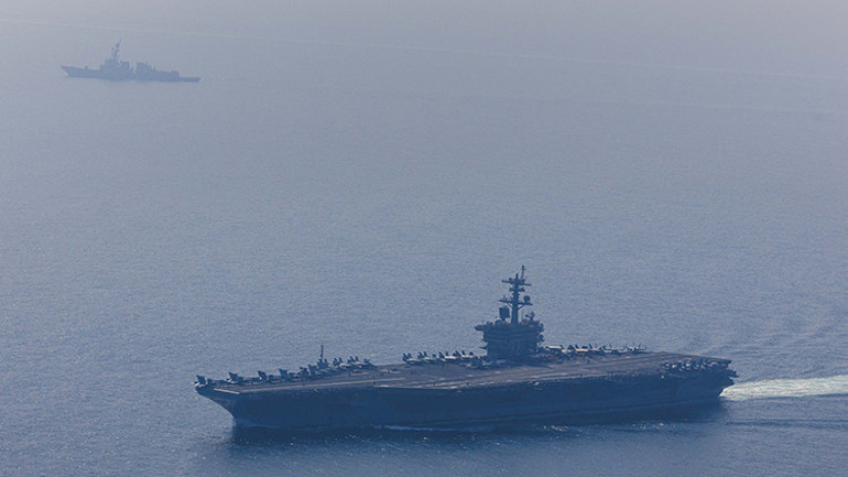 ABDden gövde gösteri Uçak gemisi grubunun fotoğraflarını paylaştı