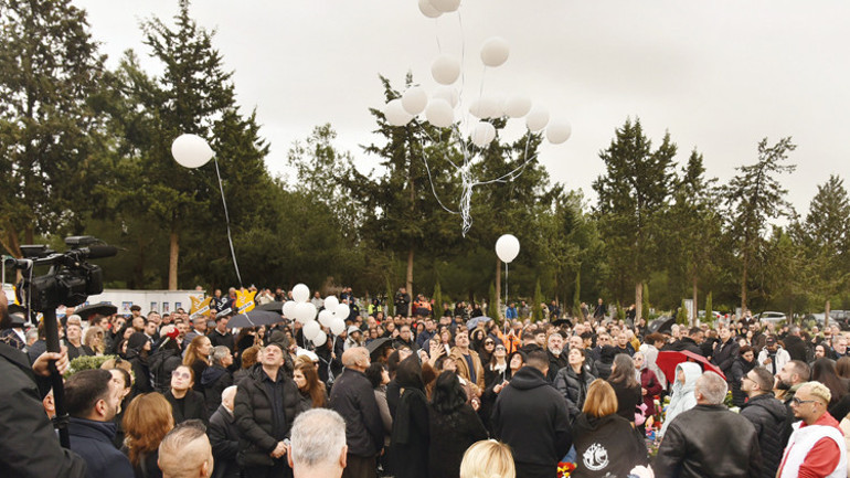  Sesimizi duyan var mı