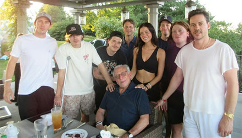 Bir yanda aile kavgası, bir yanda gelecek hayalleri... Zayıfladım, şu an hamile kalamam: Bebek evlat edinecekler