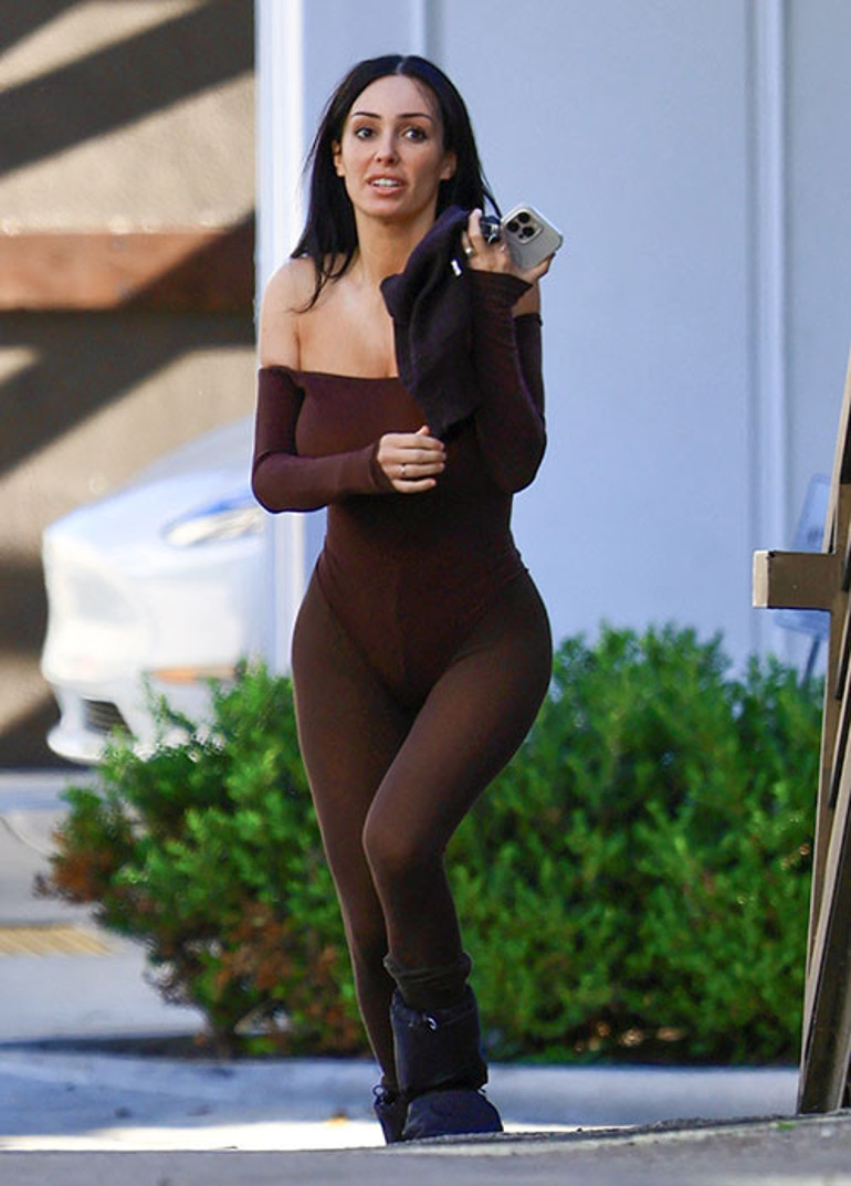 Daha karısından boşanmadan bana aracı gönderdi