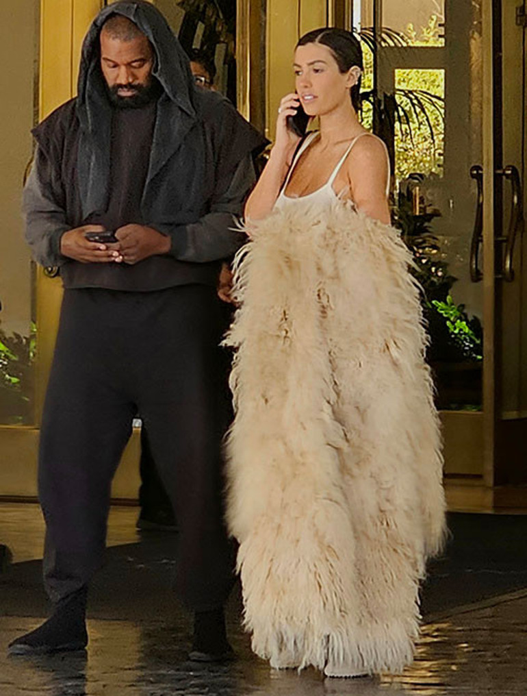 Daha karısından boşanmadan bana aracı gönderdi