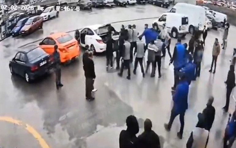 Araç muayene istasyonundaki dehşetin görüntüleri çıktı: Polis memurunun eşi: 30 kişi eşimi darbetmiş, hayallerimiz yarım kaldı