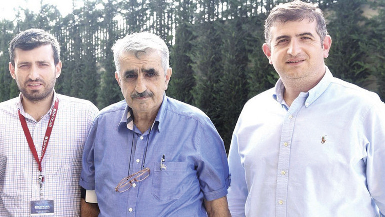 Özdemir Bayraktar belgeseline özel gösterim... Bu dünyadan bir akıncı geçti