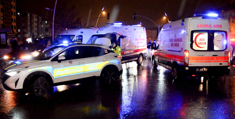 Erzurumda faciadan dönüldü... 9 kişi yaralandı