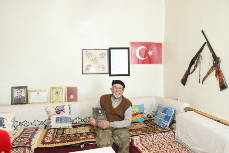 Stantta görünce etkilenip ağladı; 77 bin metrekarelik arsasını TSK için bağışladı | Mahallede dışlandım