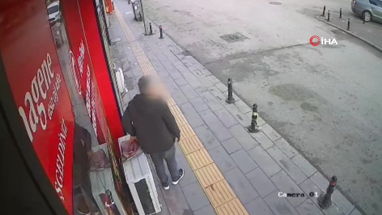 İmam sahibi alsın diye bıraktı, o çaldı İlginç olay kamerada