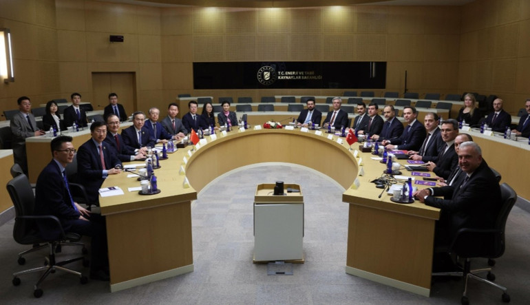 Bakan Bayraktar, Çin Uluslararası Ticareti Geliştirme Konseyi Başkanı ile görüştü