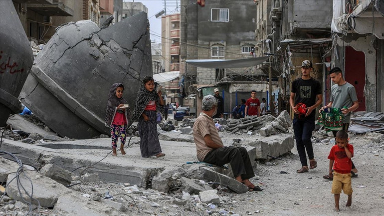 İsrail, Refahta mahsur kalan Filistinlileri katletti