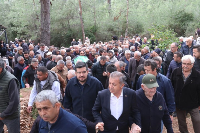 Babaanne ile 3 yaşındaki torunu toprağa verildi
